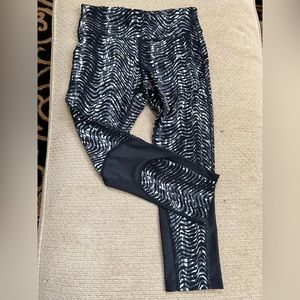 NWT Nike Dri Fit crop leggings